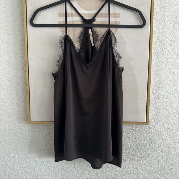 Francesca’s Lace Tank - Picture 2 of 10